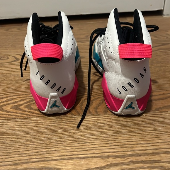 Like new Jordan’s - Picture 4 of 6